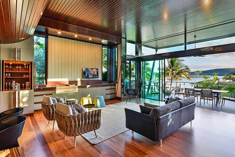 Yacht Club Villas Living room
